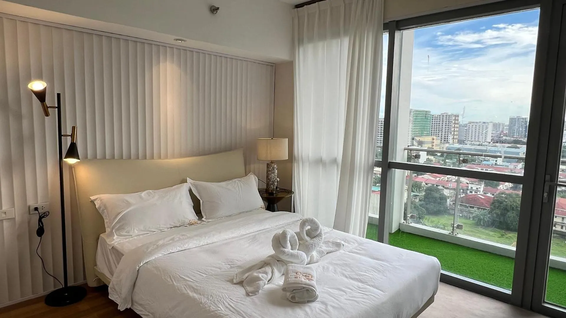 Apartment Luxurious Modern Penthouse 2Br Cross City Of Dreams Okada Solaire Moa Airports Manila