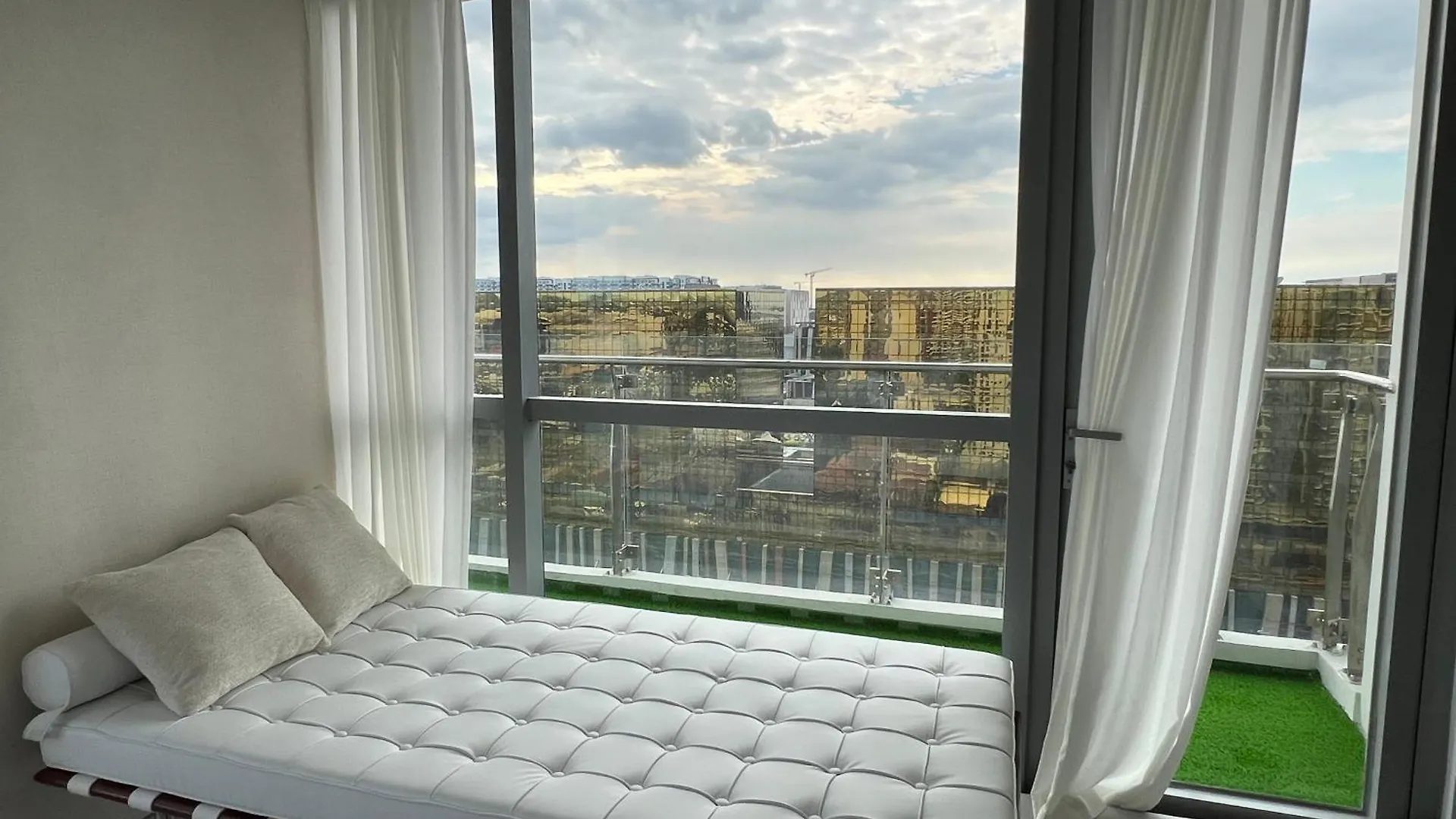 Apartment Luxurious Modern Penthouse 2Br Cross City Of Dreams Okada Solaire Moa Airports Manila Philippines