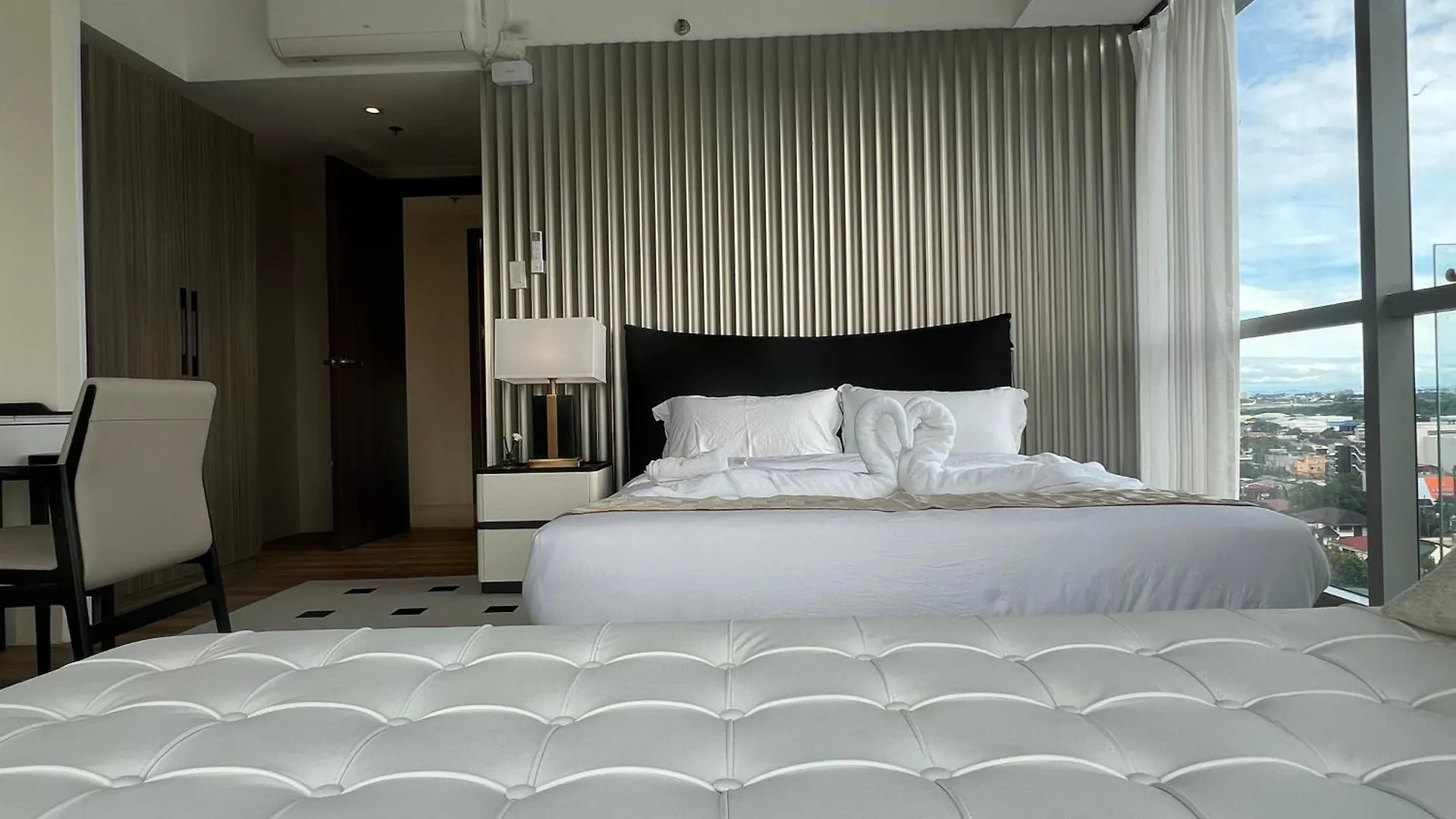 Luxurious Modern Penthouse 2Br Cross City Of Dreams Okada Solaire Moa Airports Manila 0*,  Philippines